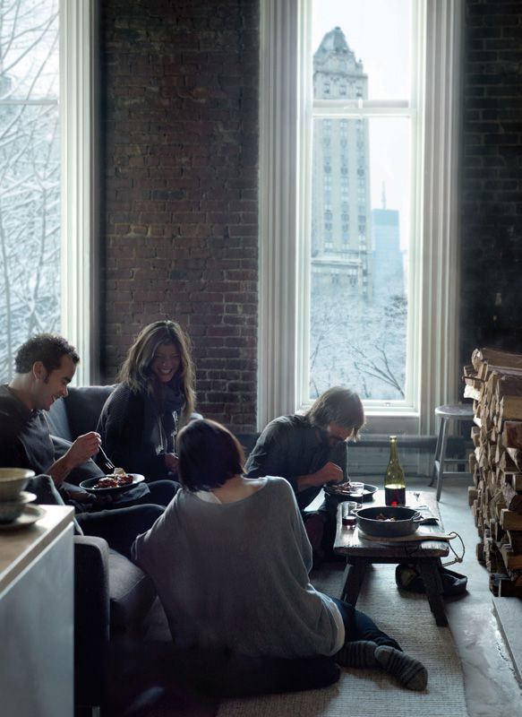 Invitatie la masa cu prieteni